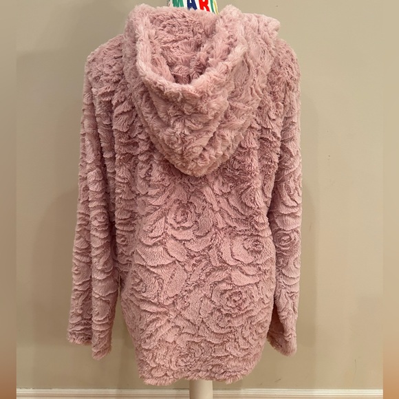 Fair Haven pale pink hoodie. Gorgeous floral pattern within the material. Size L - Picture 4 of 5